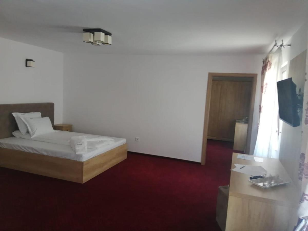 Pensiunea Rosenau Rîşnov Kültér fotó