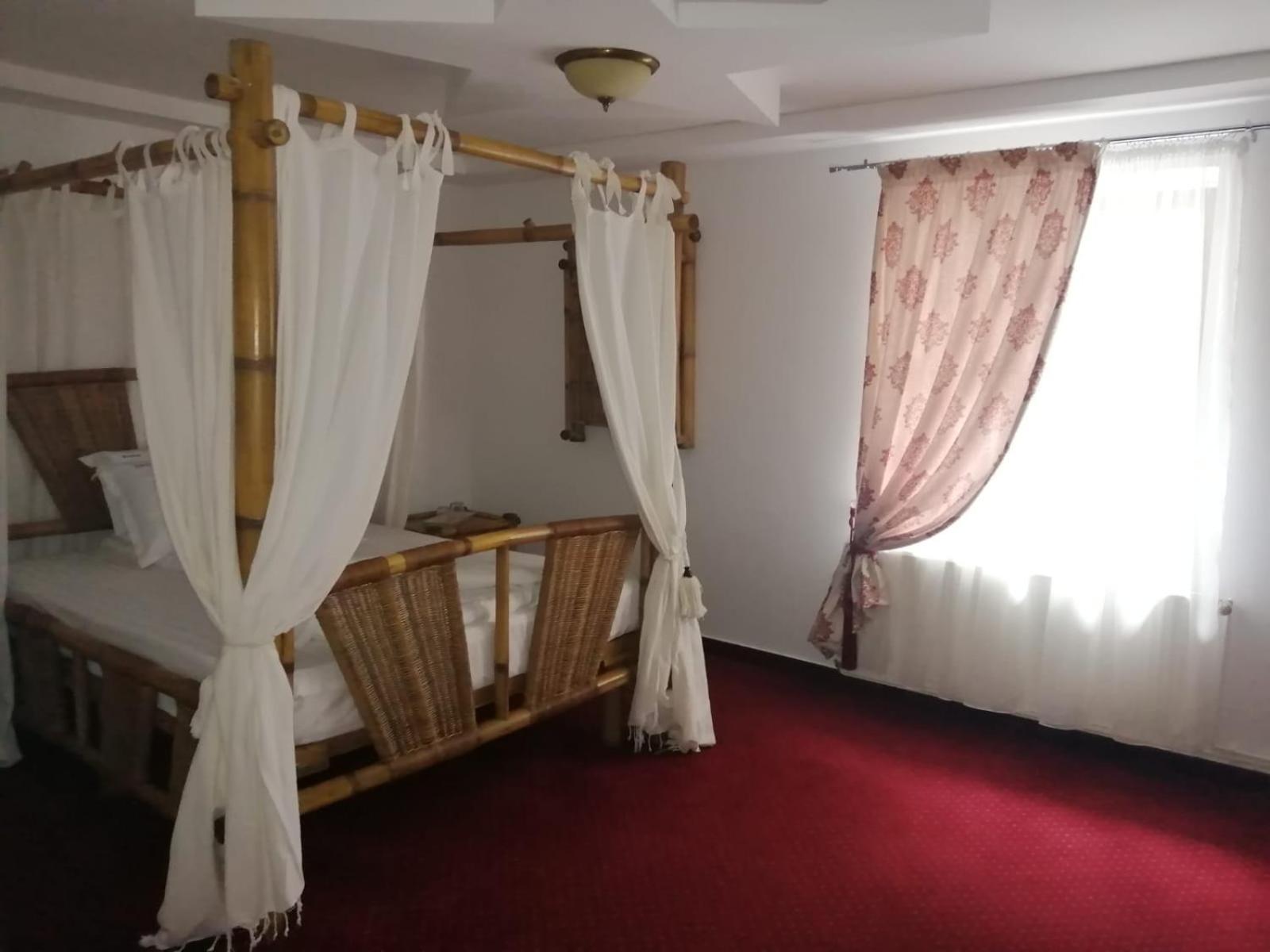 Pensiunea Rosenau Rîşnov Kültér fotó